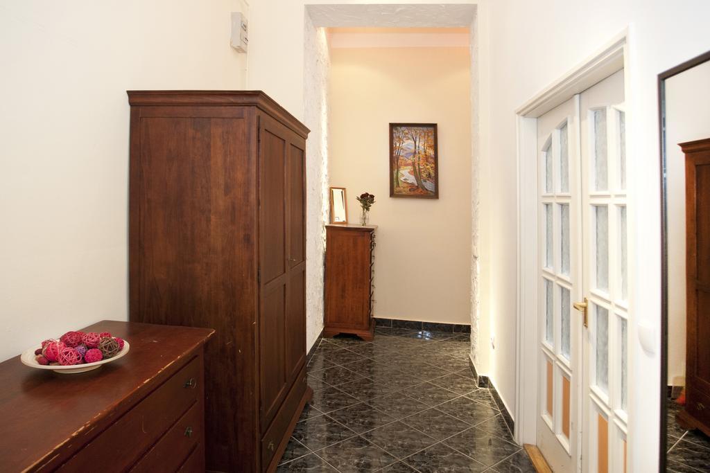 Liana-luxury And Flat Apartament *