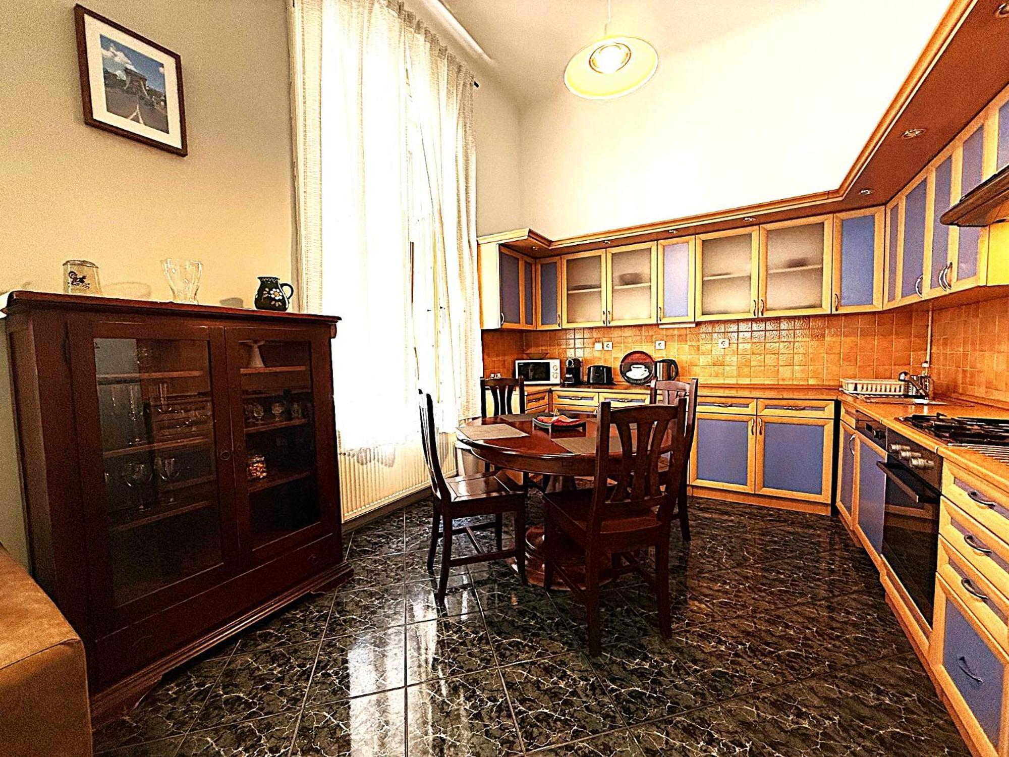 Liana-luxury And Flat Apartment Budapest
