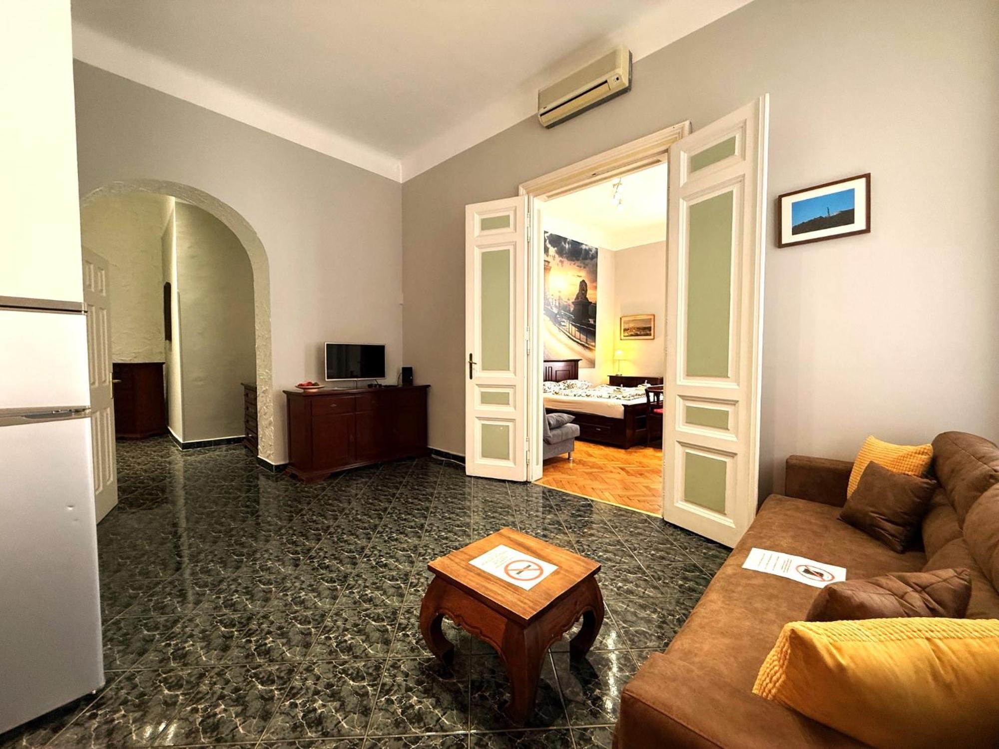 Liana-luxury And Flat *